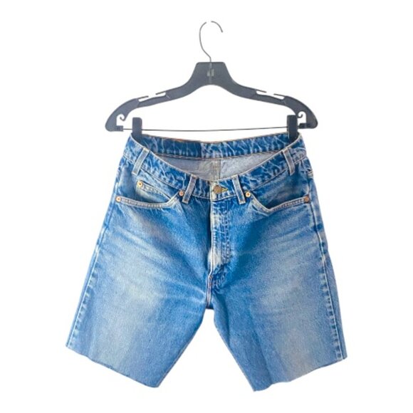 Vintage Levi’s 517 Cutoff Shorts — Western Edge, Urban Cool (W32 x L30) - Picture 4 of 13